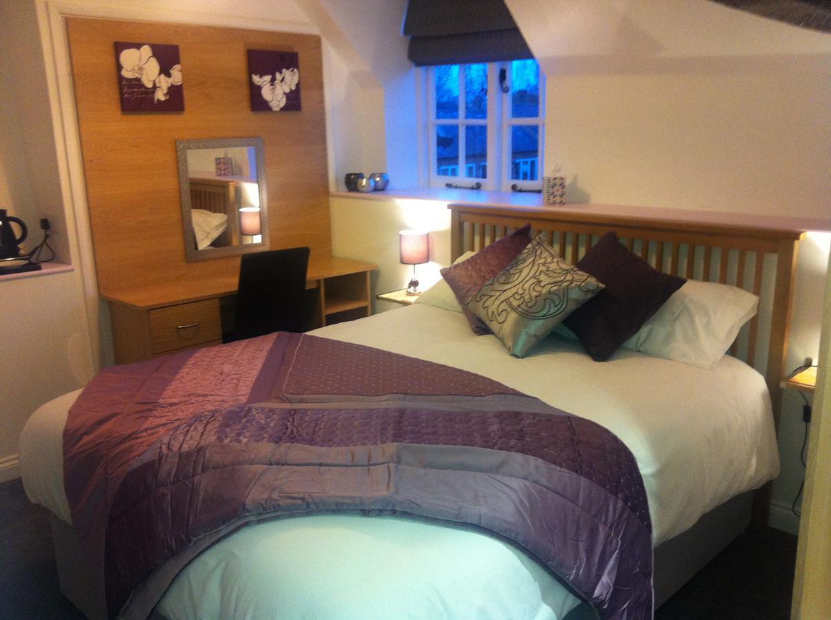 Bed and Breakfast The Coffee Pot Tavern Potterspury Экстерьер фото