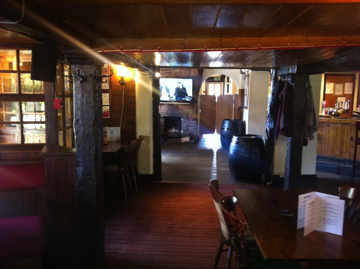 Bed and Breakfast The Coffee Pot Tavern Potterspury Экстерьер фото